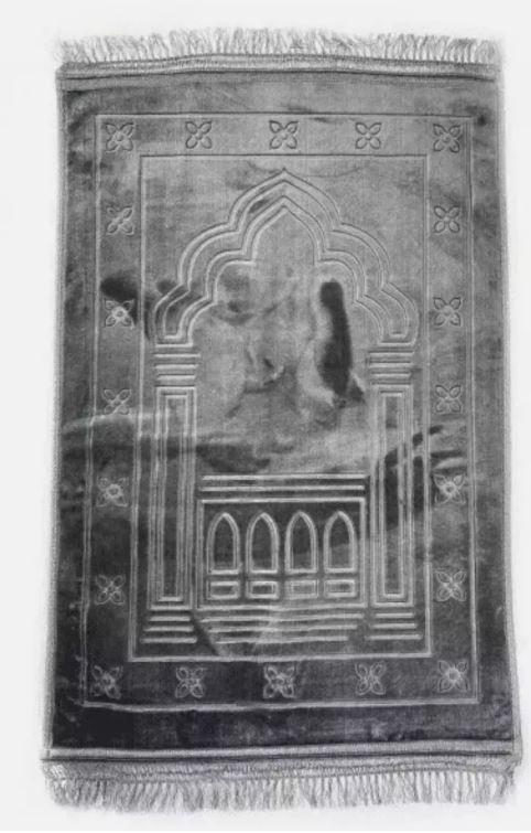 Premium Quality Extra Large Padded Velvet Prayer Mats (Non-Slip)- (80x120cm)