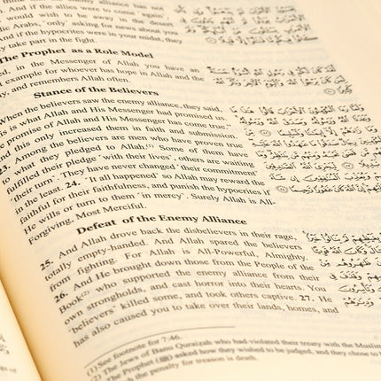 The Clear Quran: Thematic English Translation with Arabic Text- Hardcover